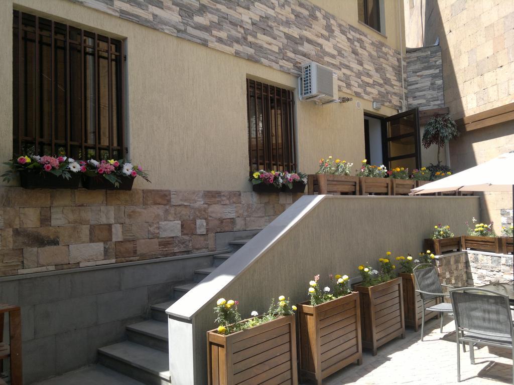Askhouse Hotel Yerevan Bagian luar foto