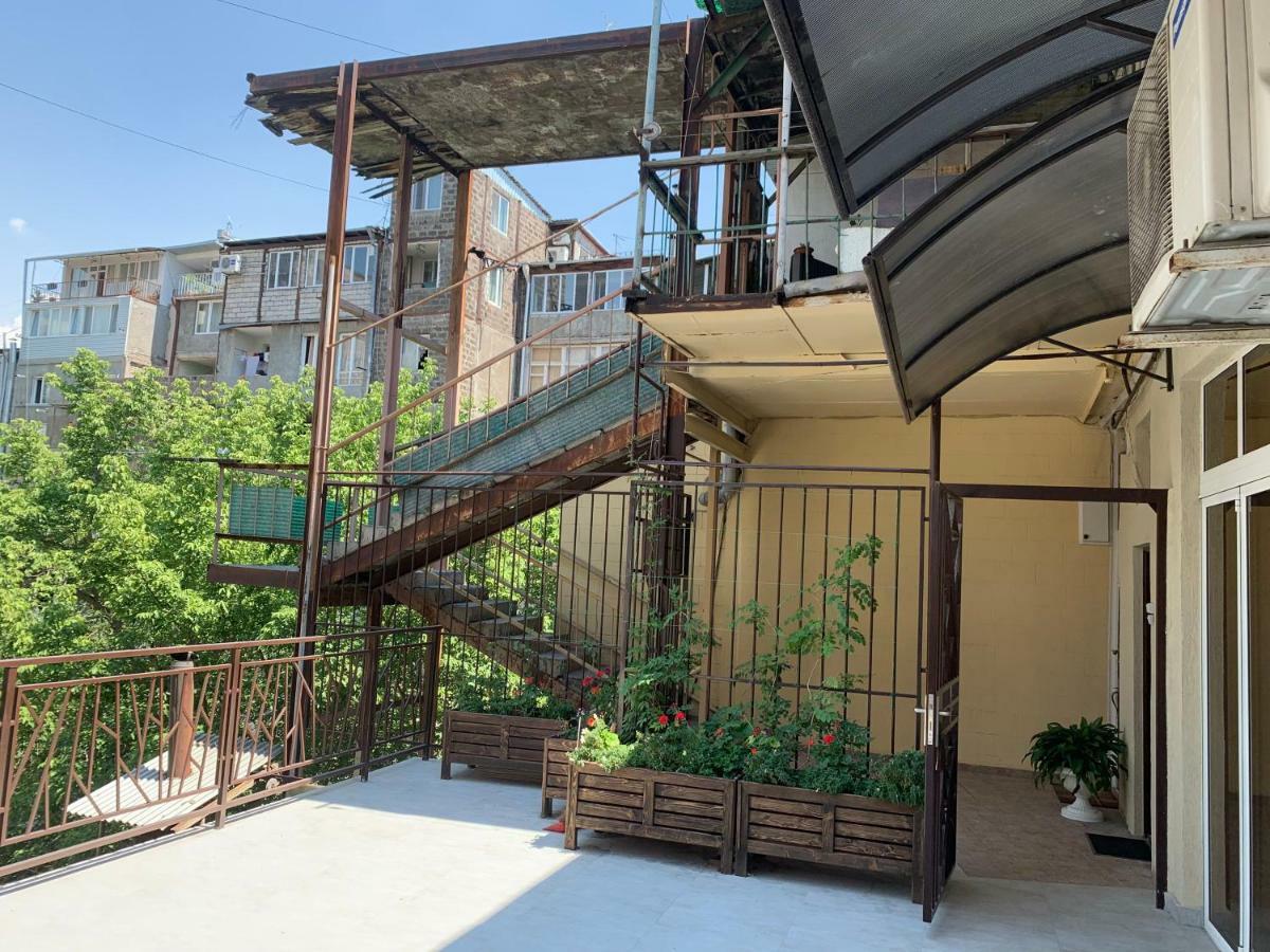 Askhouse Hotel Yerevan Bagian luar foto